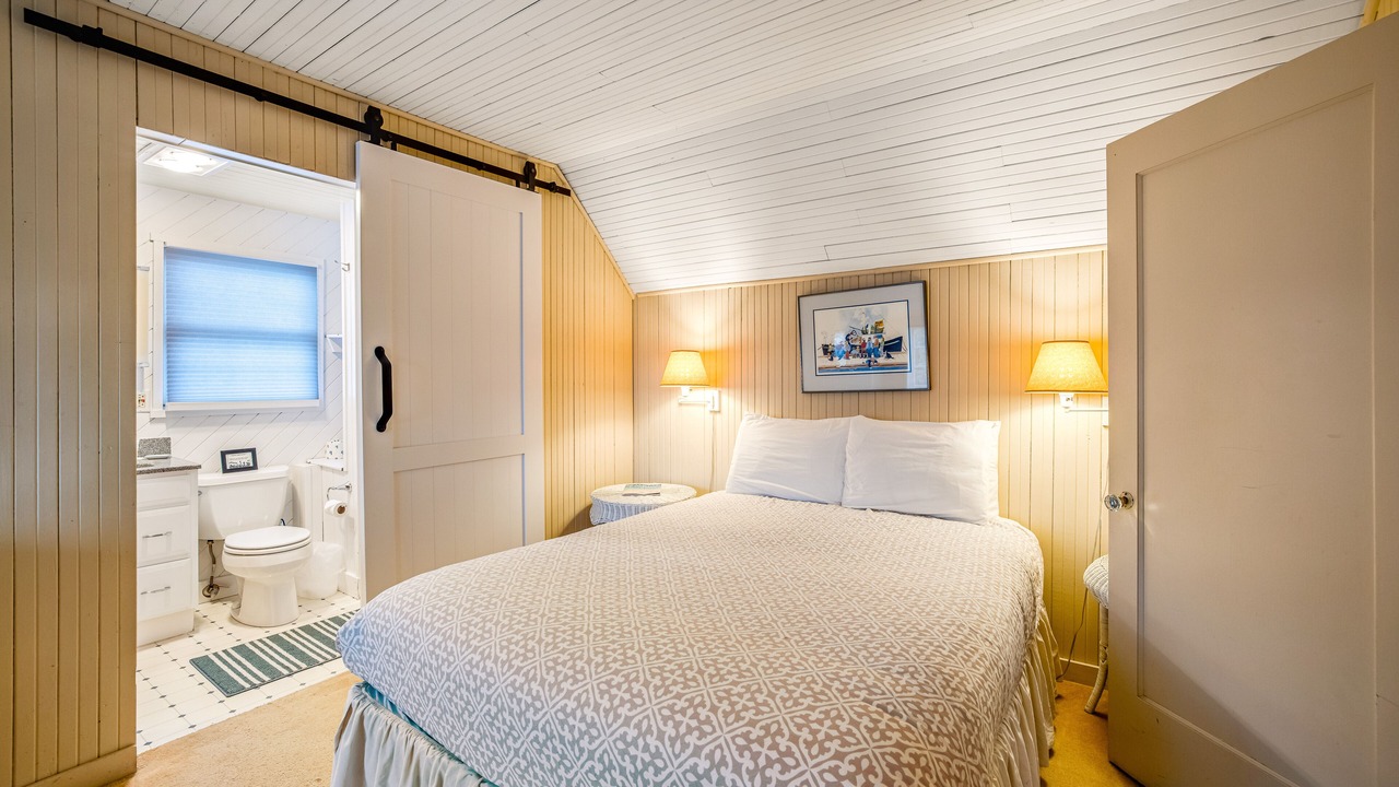Photo of Bedroom in Gearhart