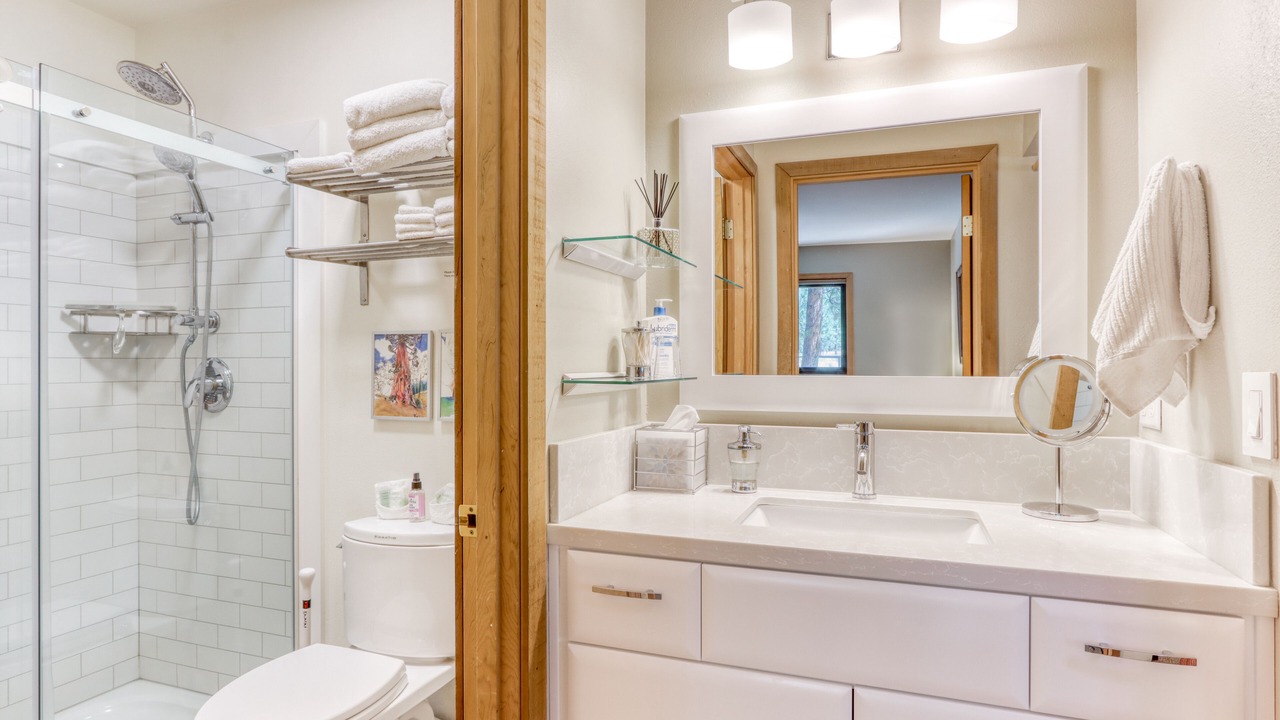 Photo of Bathroom in Sisters