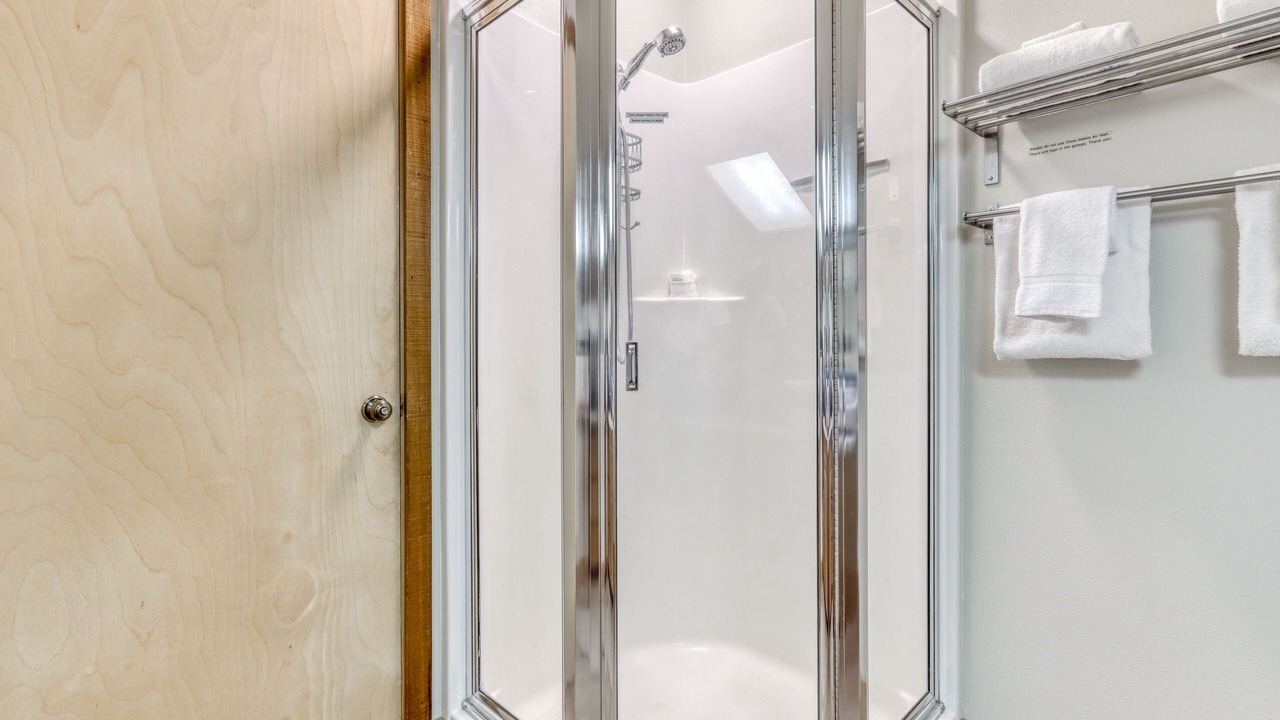 Photo of Bathroom in Sisters