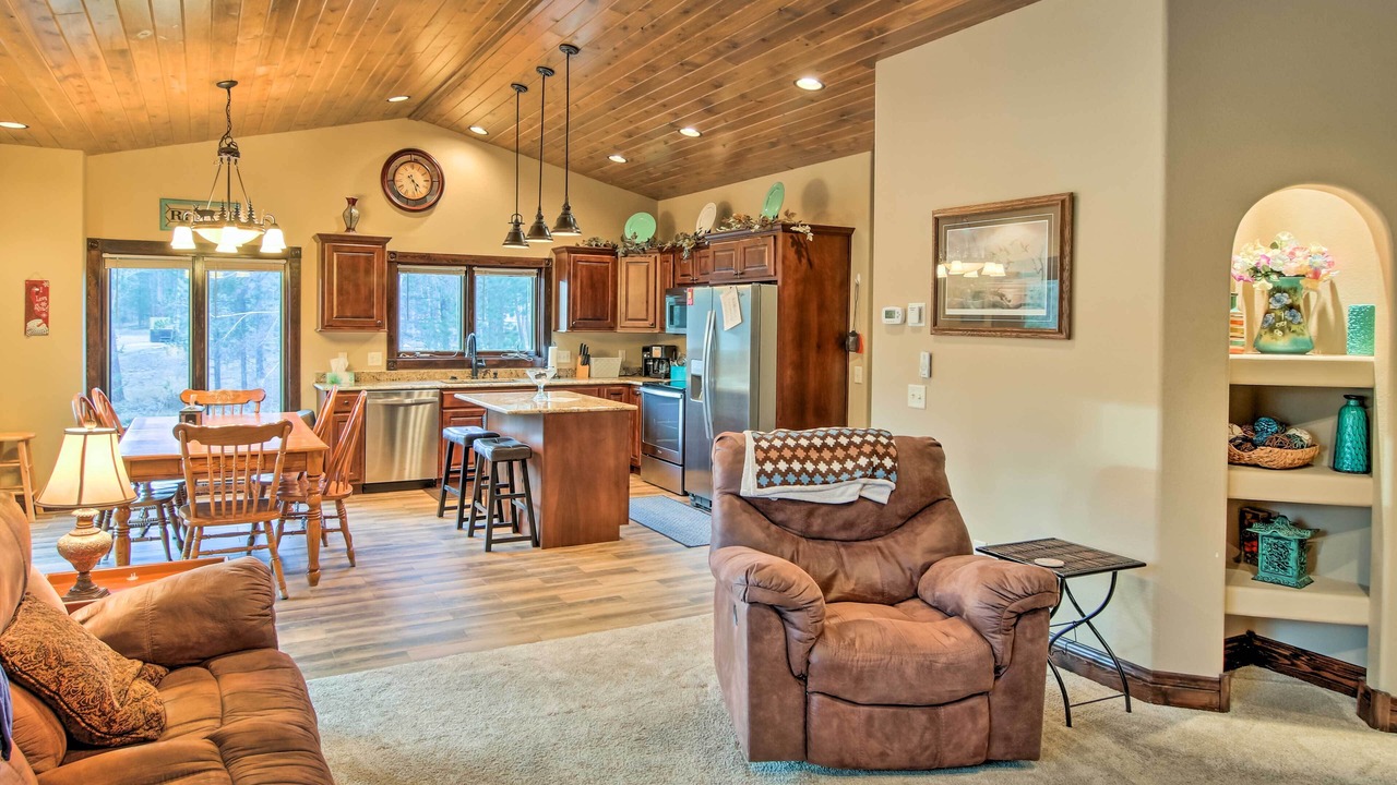 Photo of Livingroom in Deadwood