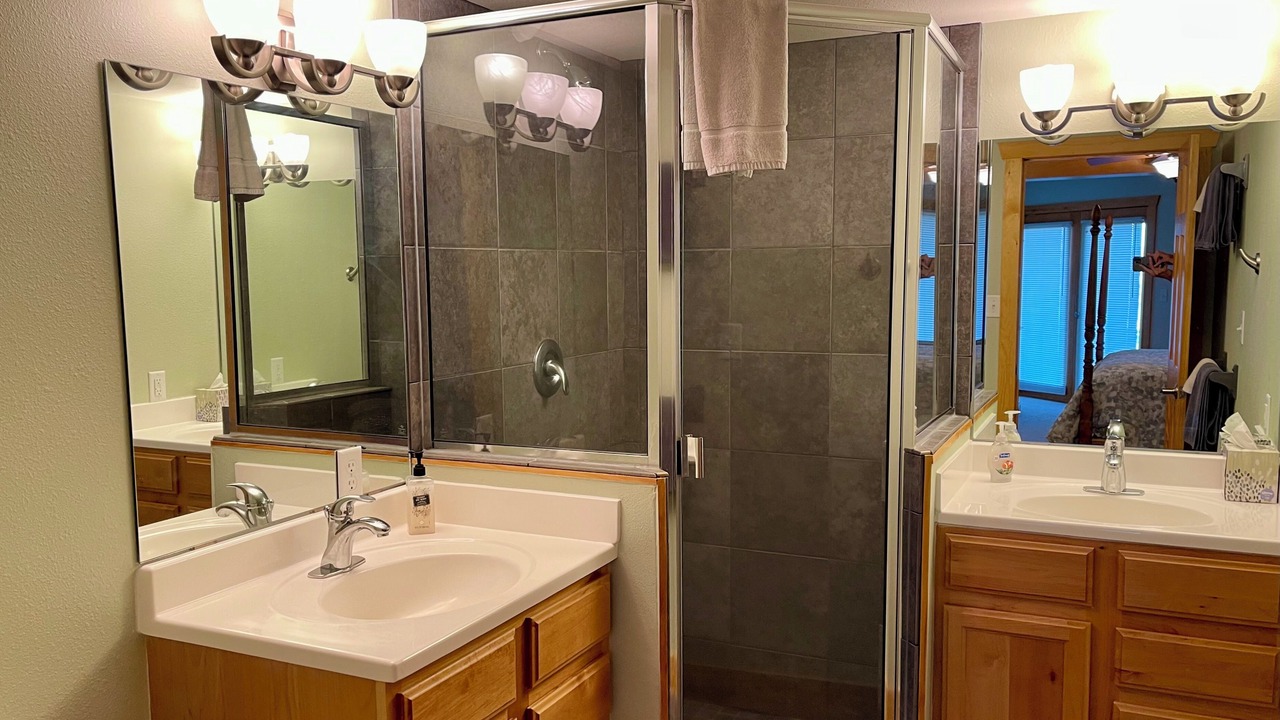 Photo of Bathroom in Alcova
