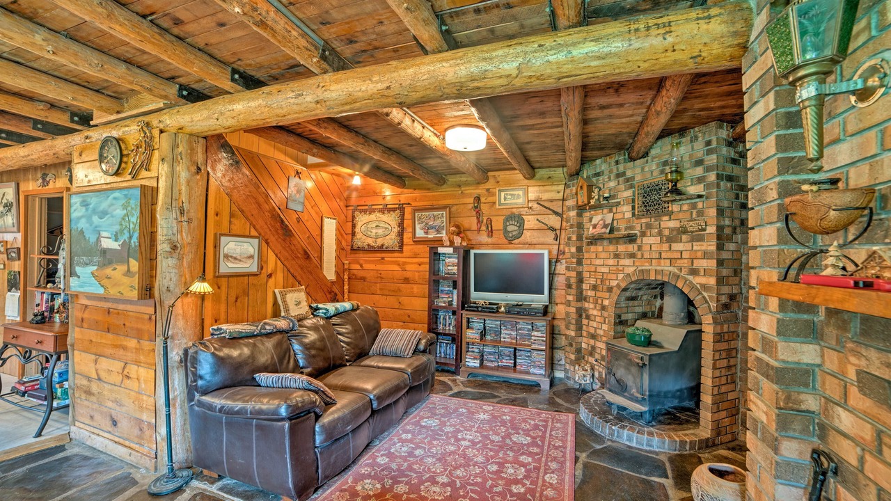 Photo of Livingroom in Wise River
