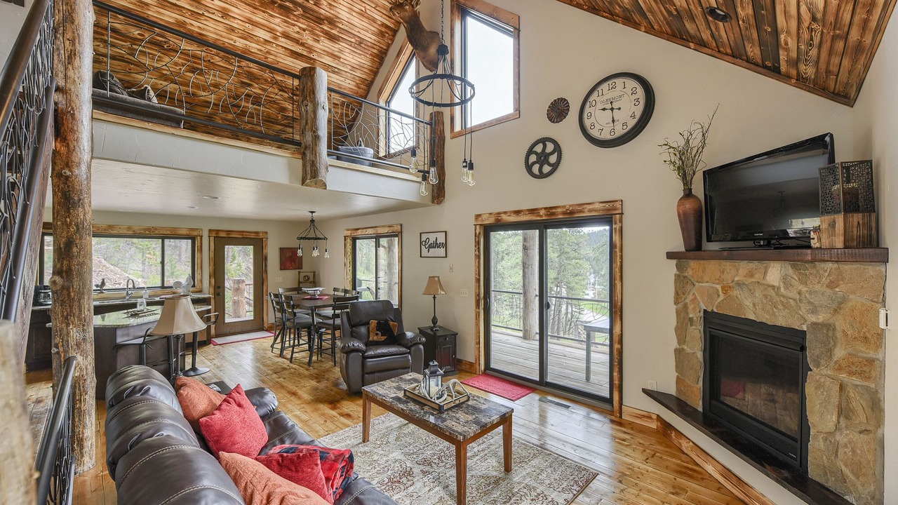 Photo of Livingroom in Deadwood