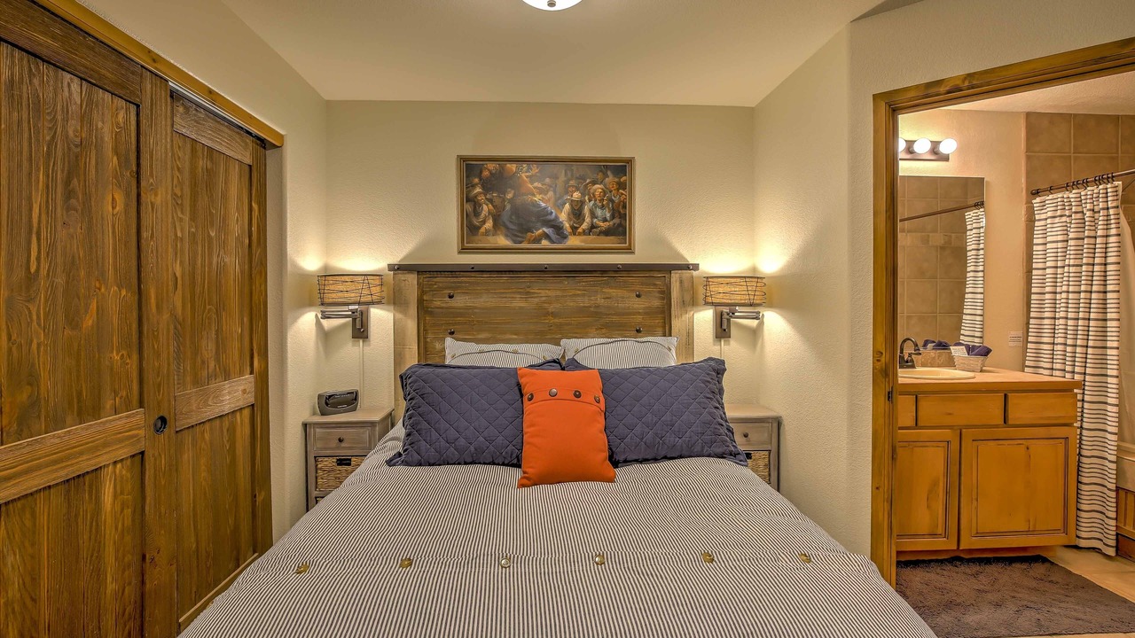 Photo of Bedroom in Four O'Clock