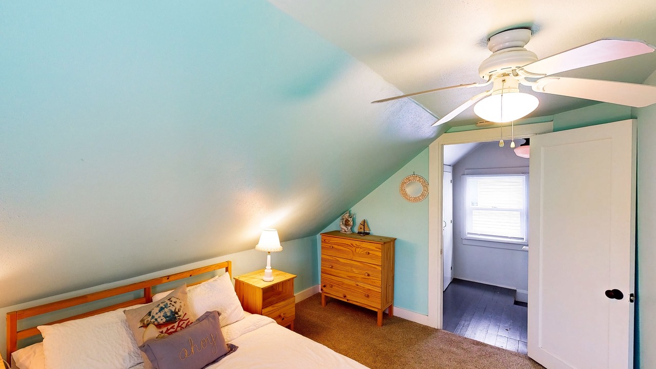 Photo of Bedroom in Rockaway Beach