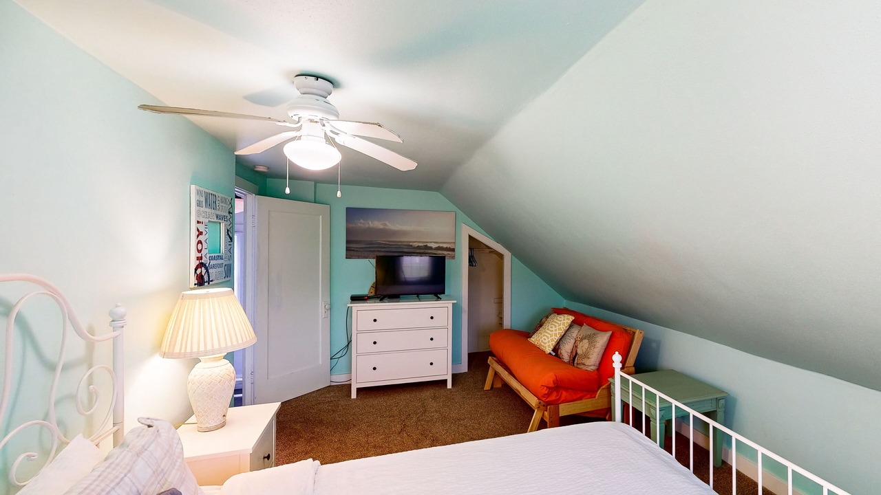 Photo of Bedroom in Rockaway Beach
