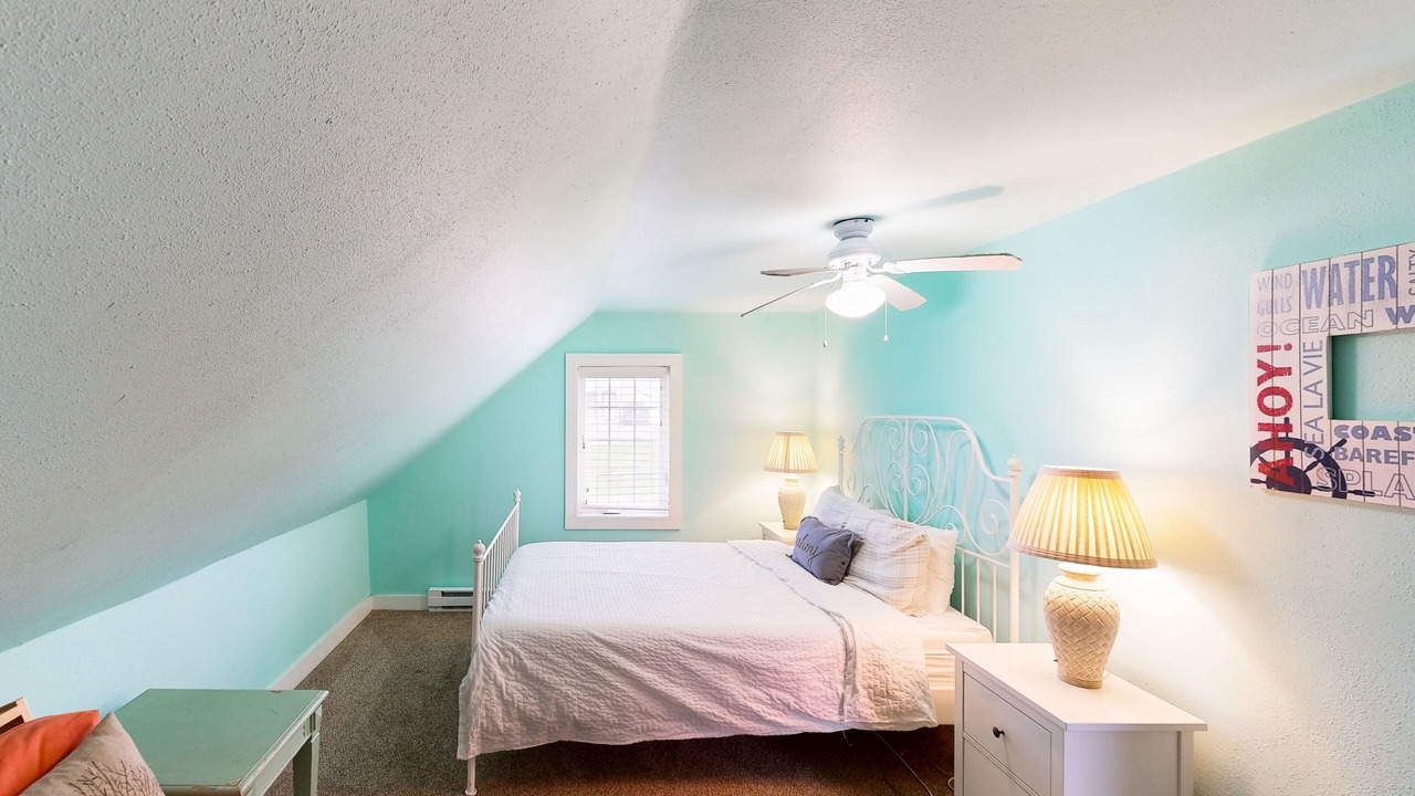 Photo of Bedroom in Rockaway Beach