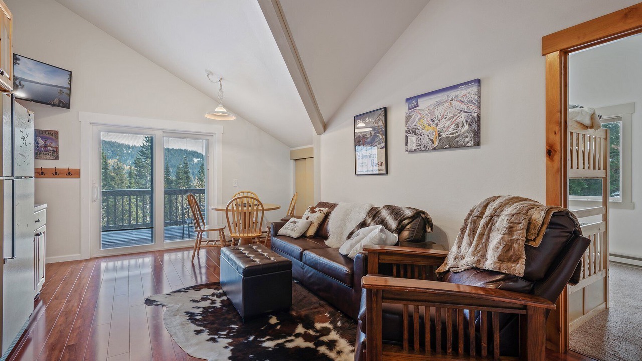 Photo of Livingroom in Sandpoint