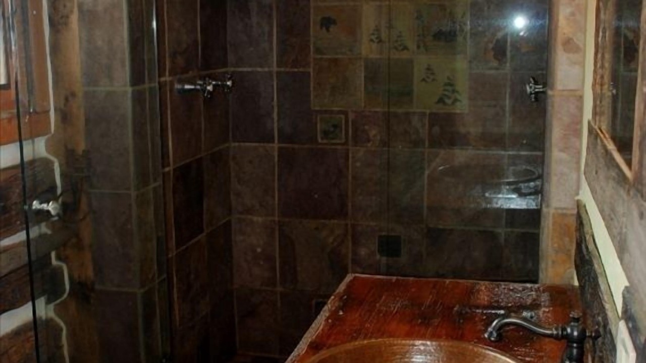 Photo of Bathroom in Jardine