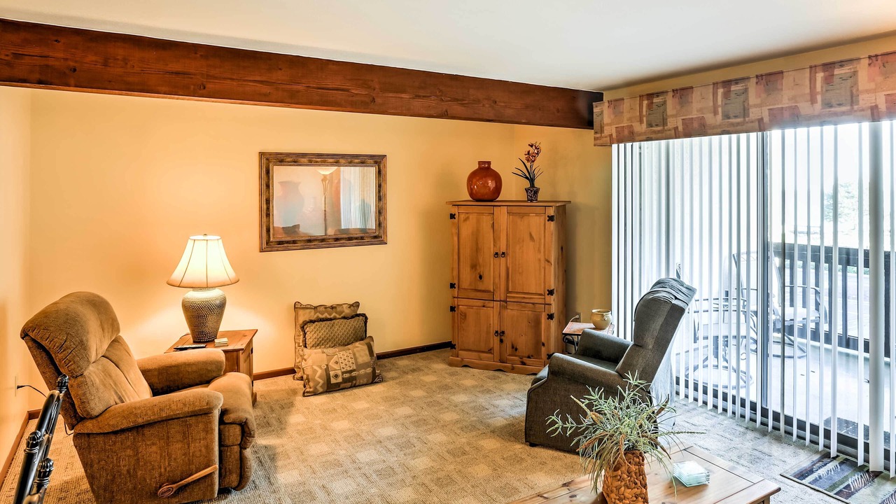 Photo of Livingroom in Port Clinton