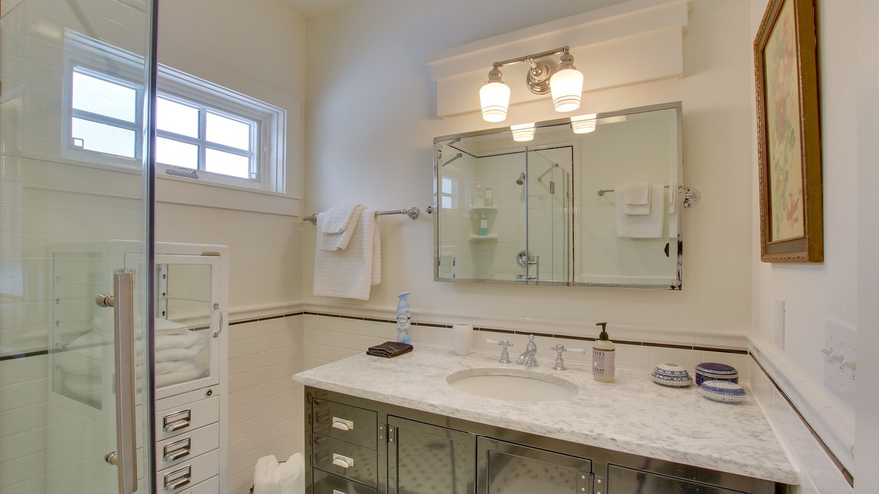 Photo of Bathroom in Albion