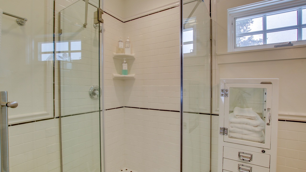 Photo of Bathroom in Albion