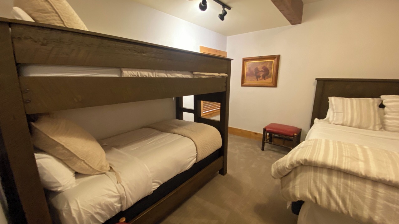 Photo of Bedroom in Victor