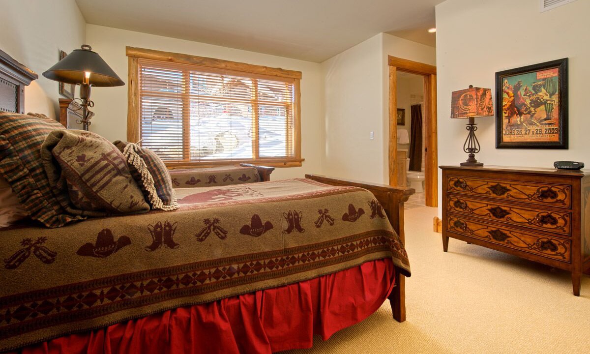 Photo of Bedroom in Granite Ridge