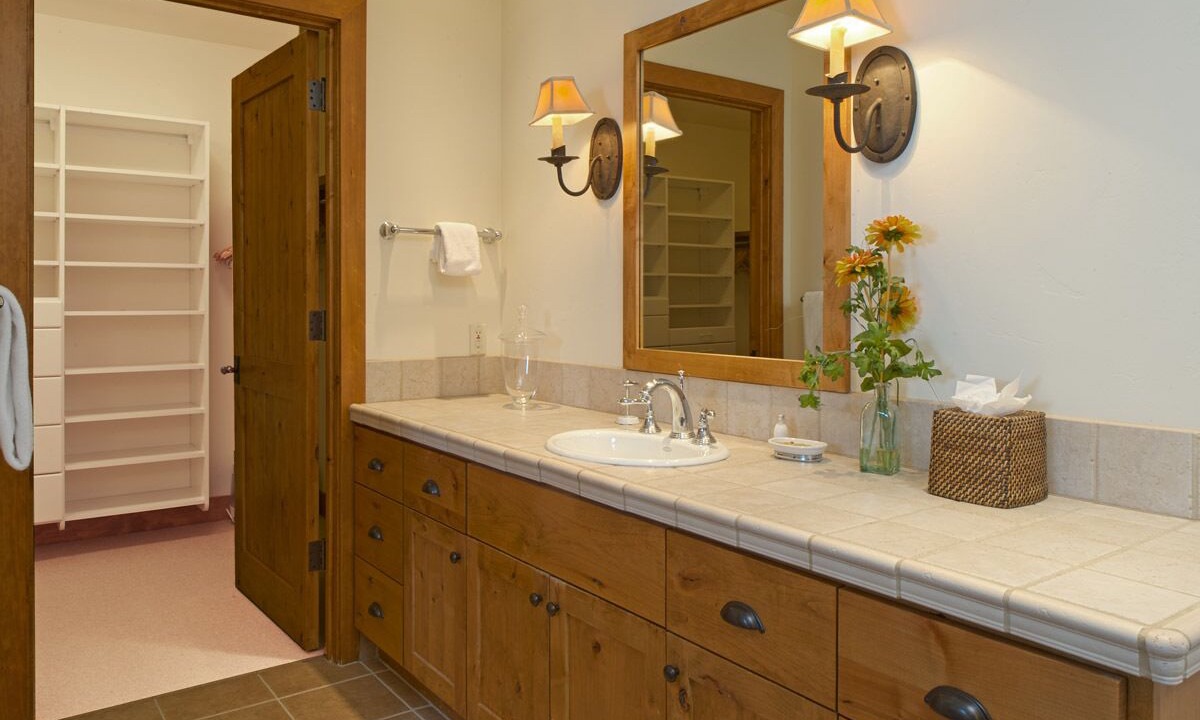 Photo of Bathroom in Granite Ridge