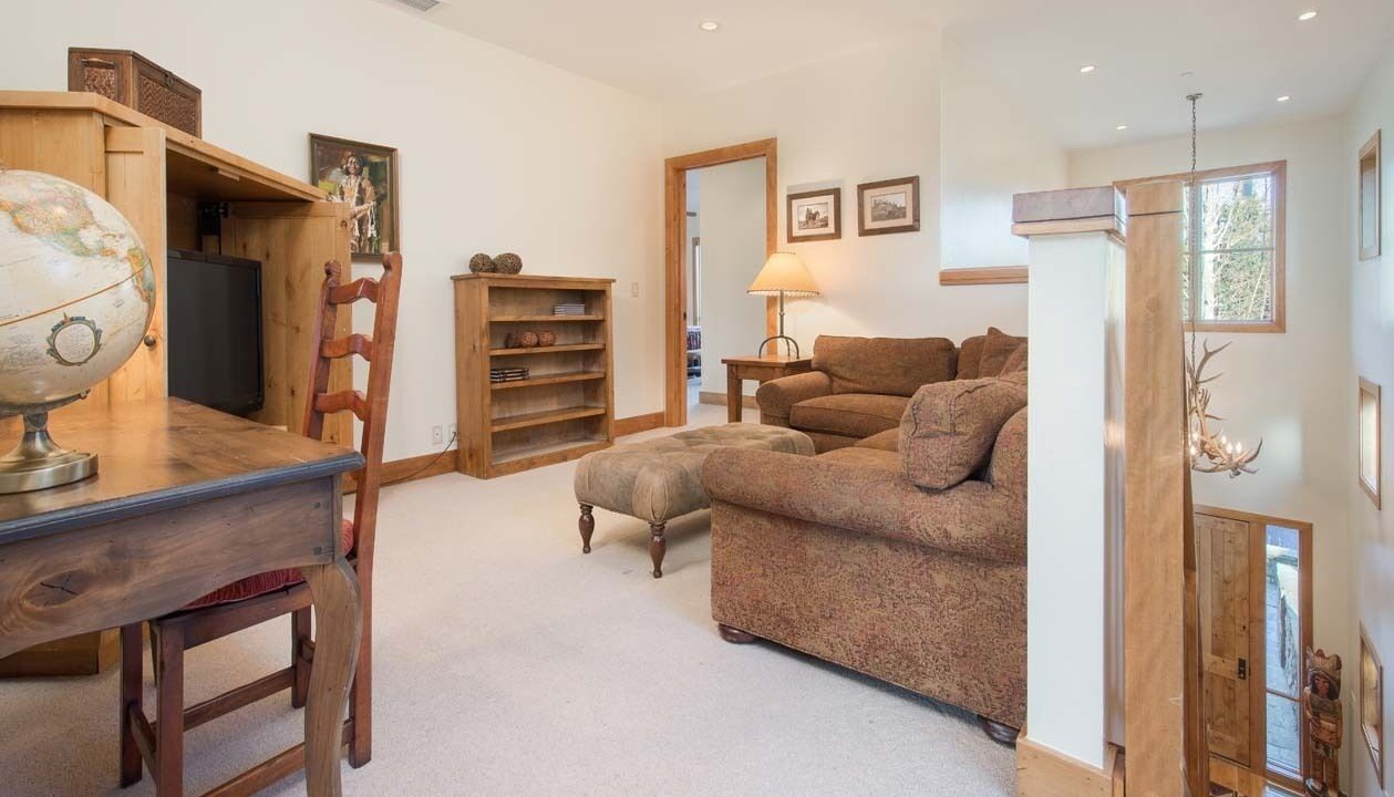 Photo of Livingroom in Teton Village