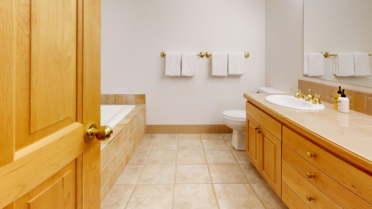Photo of Bathroom in Teton Pines