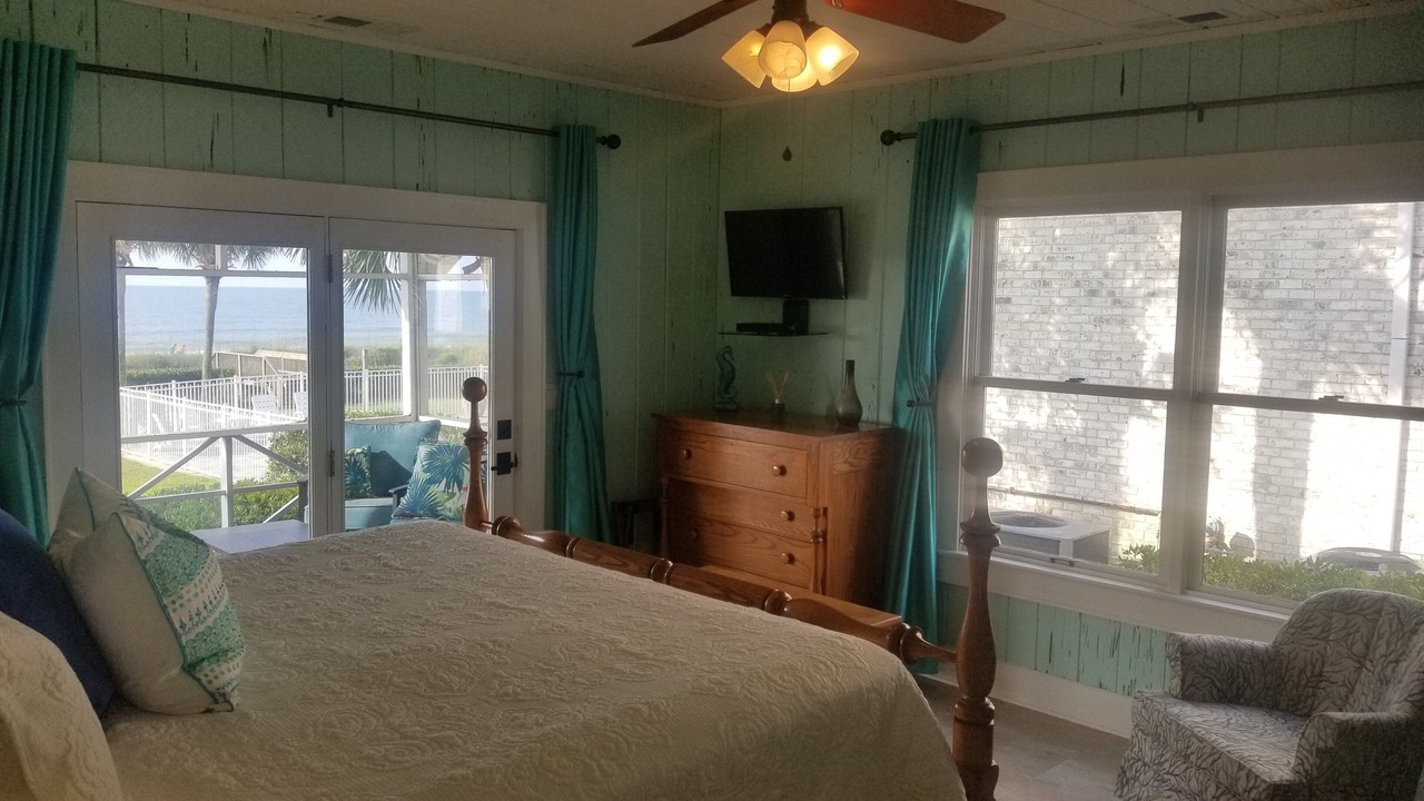 Photo of Bedroom in Golden Mile