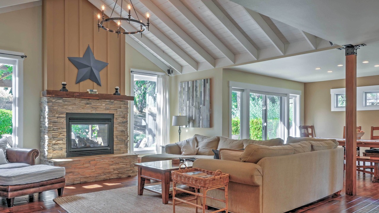 Photo of Livingroom in Wapato Point