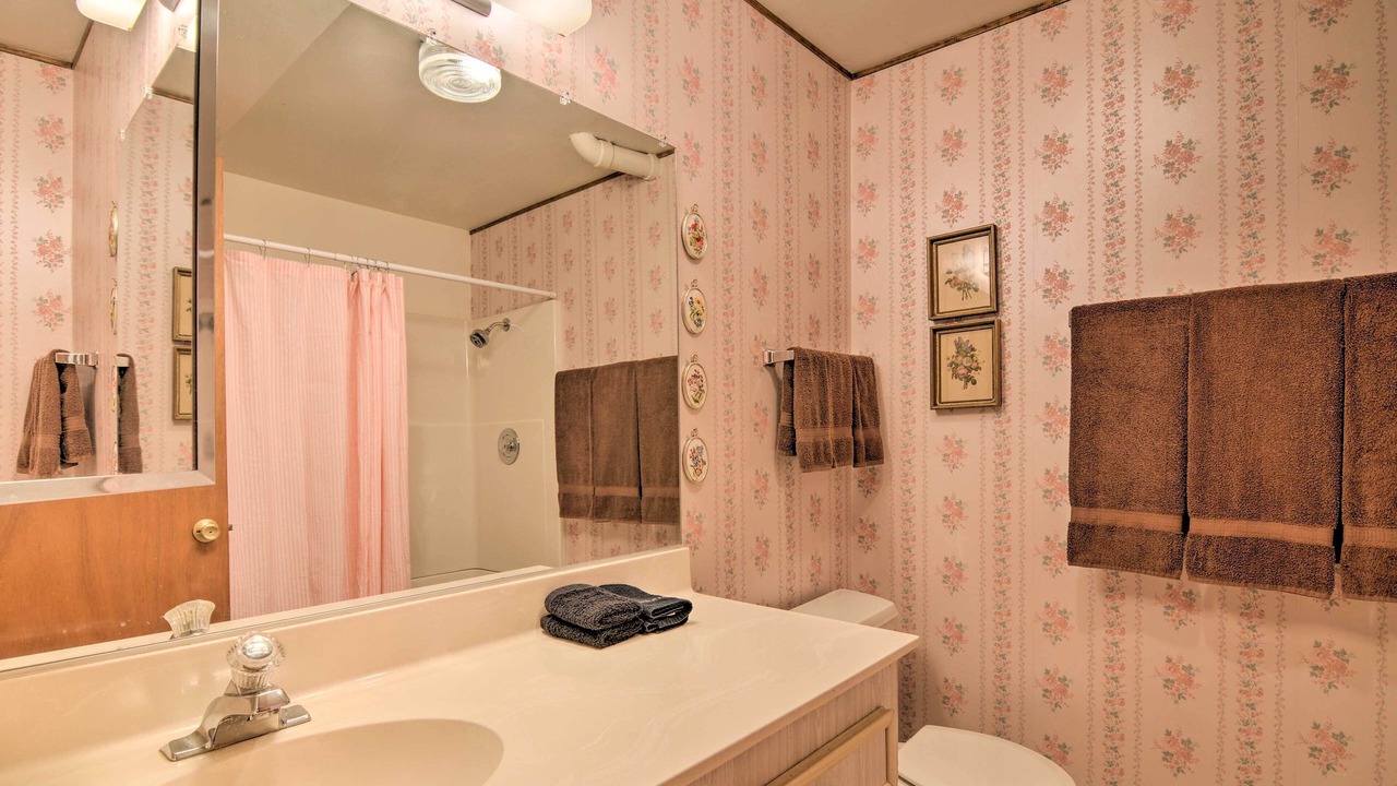 Photo of Bathroom in Tropic