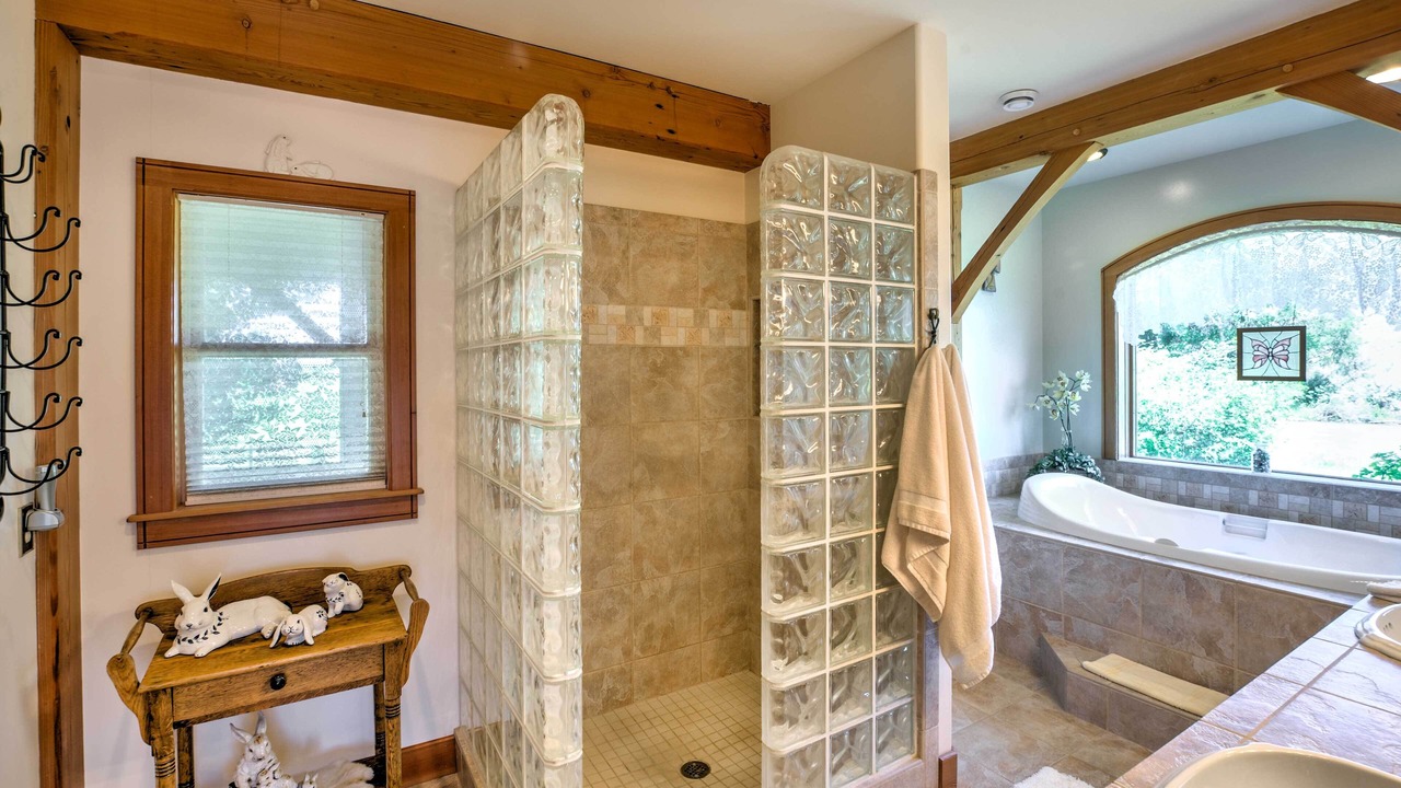 Photo of Bathroom in Edgar