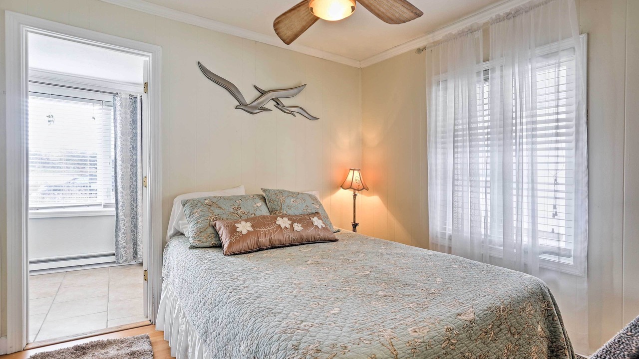 Photo of Bedroom in Oak Harbor