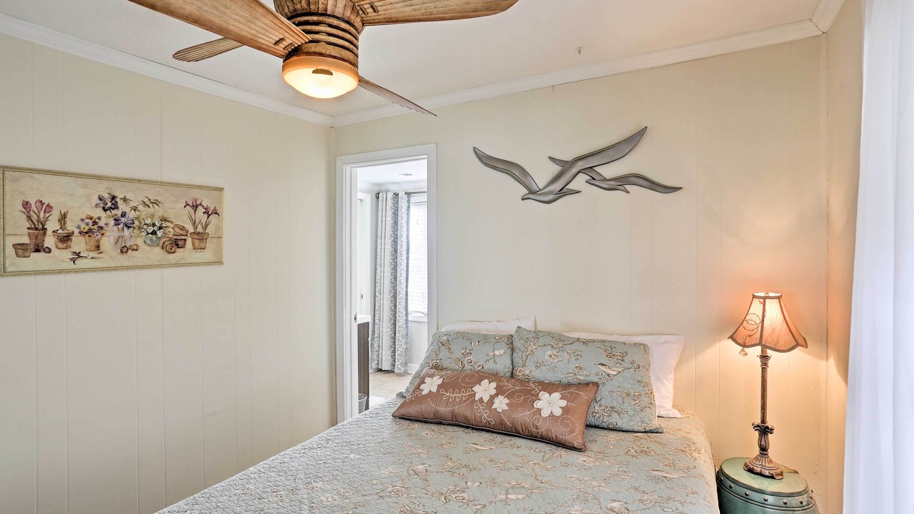 Photo of Bedroom in Oak Harbor