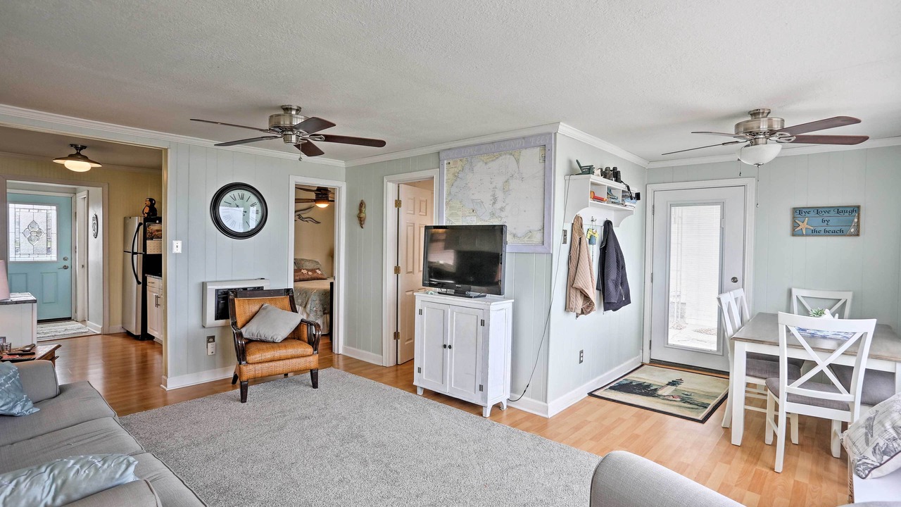 Photo of Livingroom in Oak Harbor