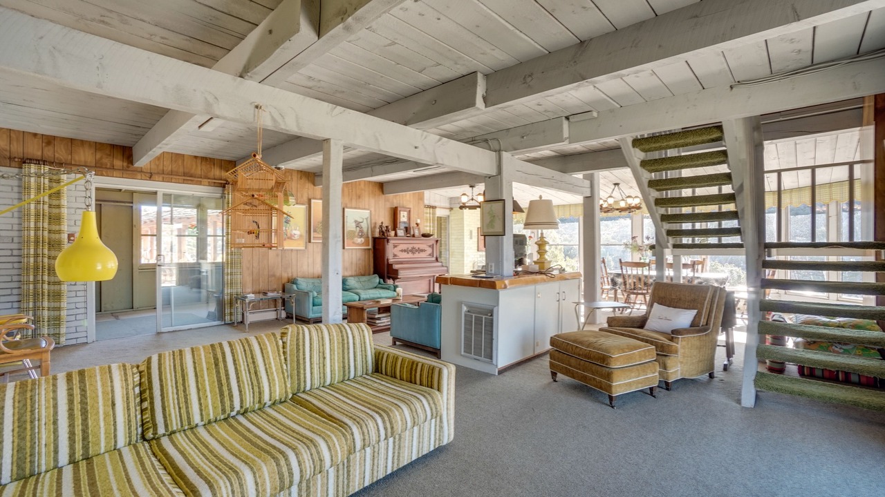 Photo of Livingroom in Saratoga