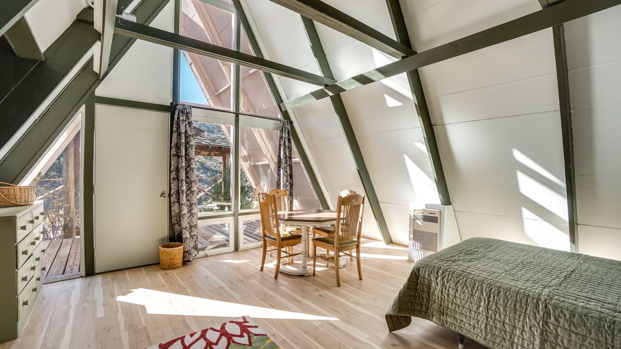Photo of Bedroom in Saratoga