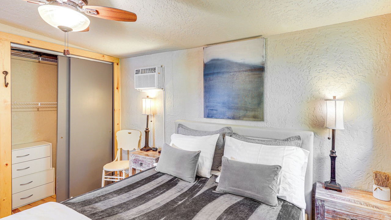 Photo of Bedroom in Lead