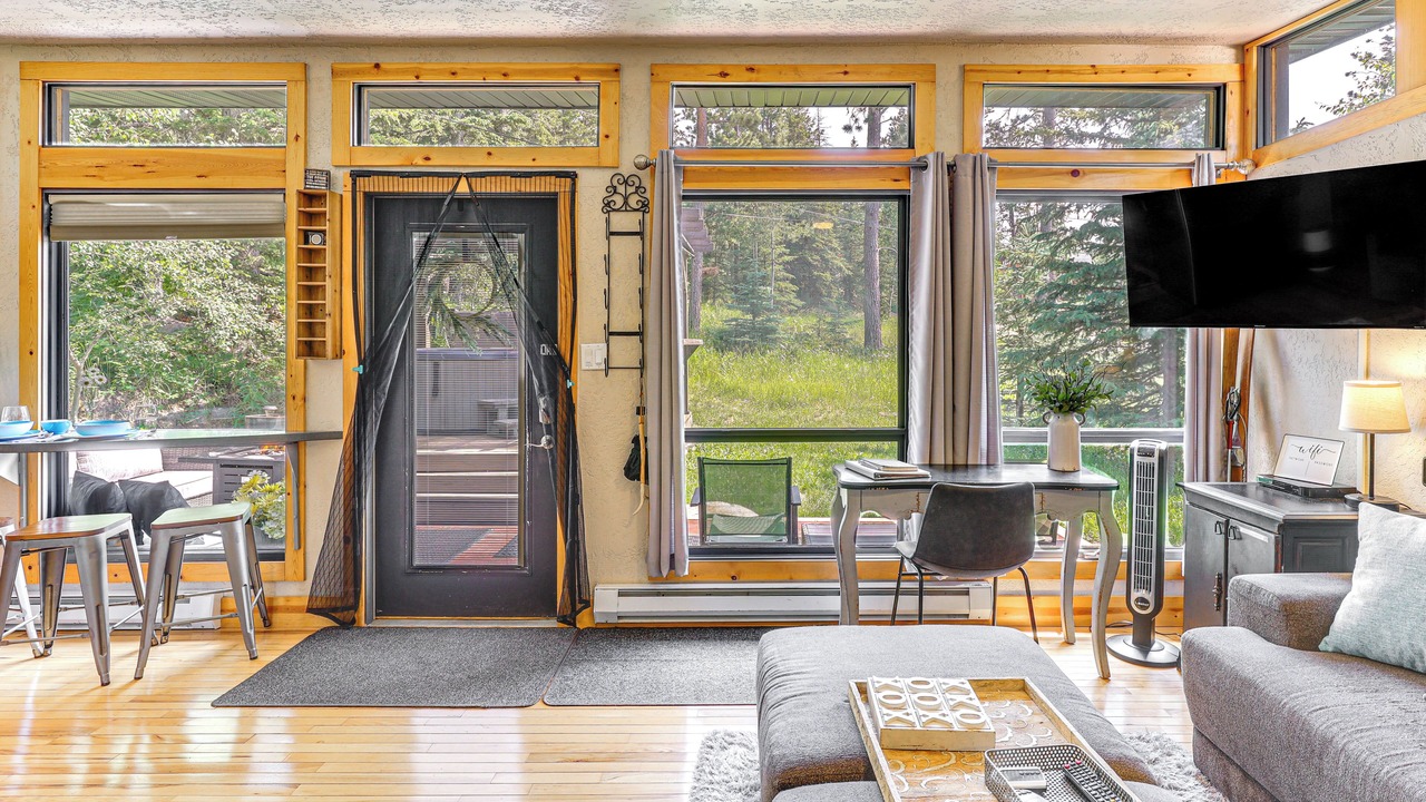 Photo of Livingroom in Lead