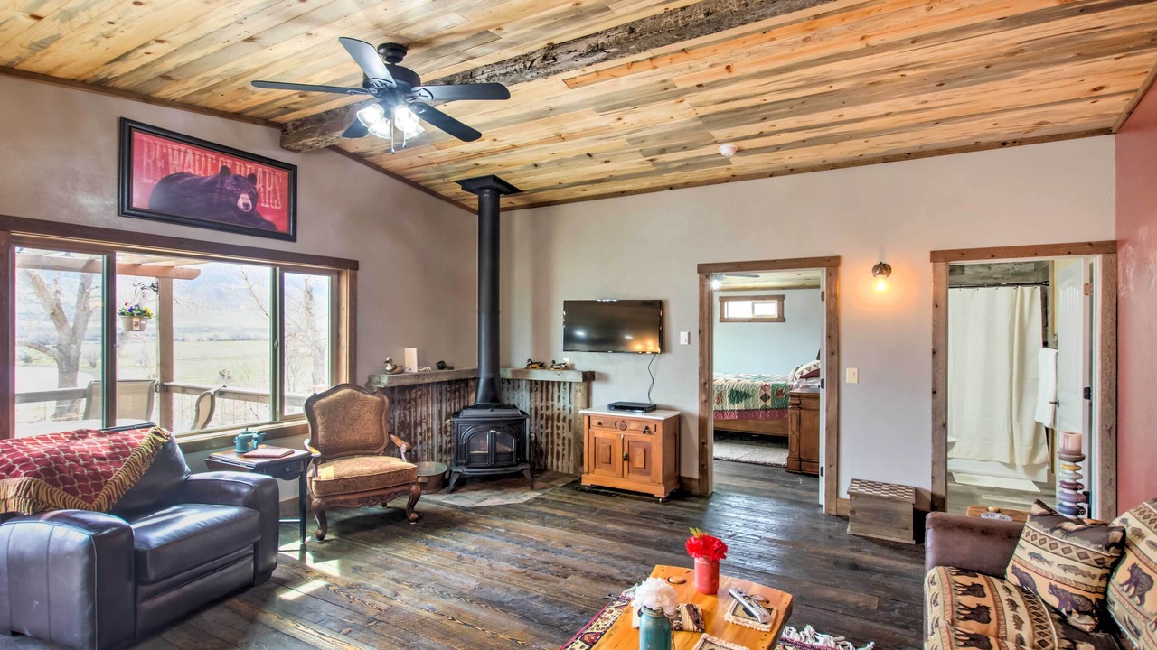 Photo of Livingroom in Livingston