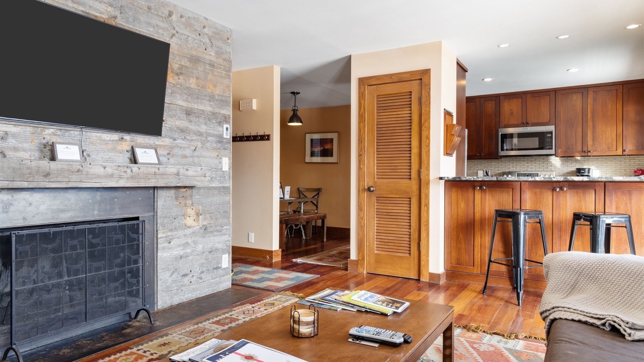 Photo of Livingroom in Teton Village