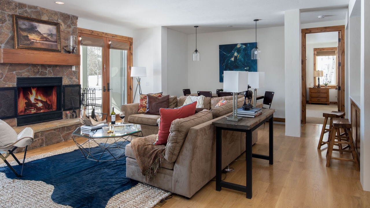 Photo of Livingroom in Teton Pines