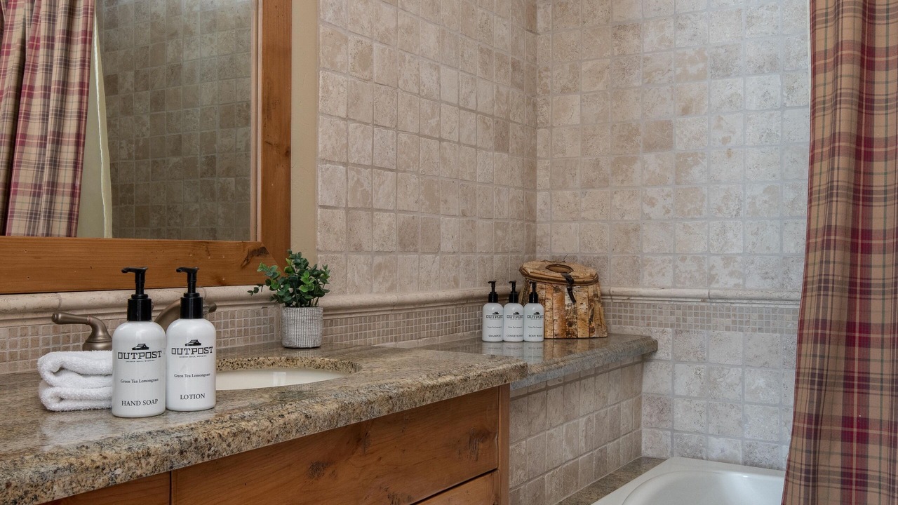 Photo of Bathroom in Teton Pines