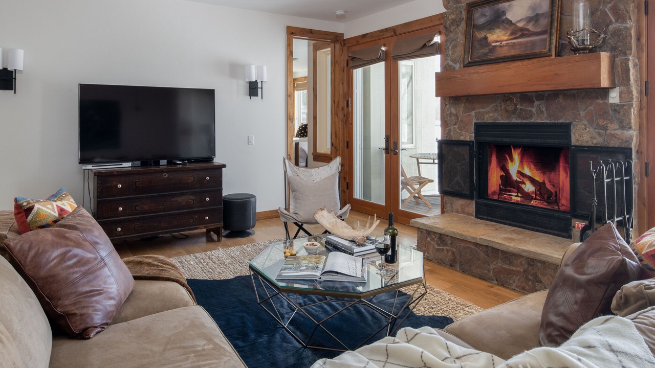 Photo of Livingroom in Teton Pines