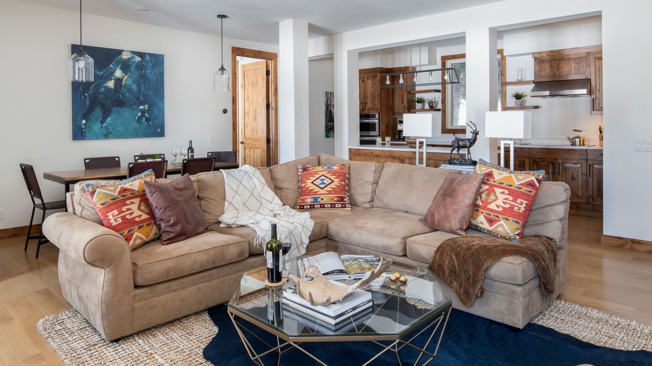 Photo of Livingroom in Teton Pines