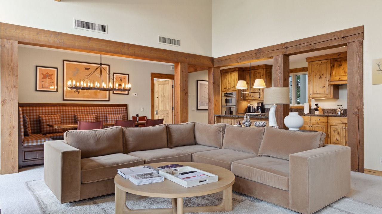 Photo of Livingroom in Teton Pines
