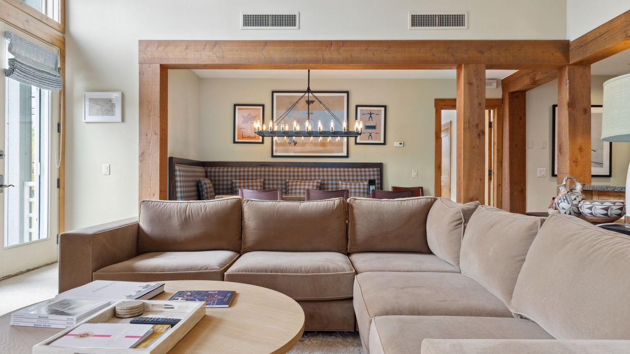 Photo of Livingroom in Teton Pines