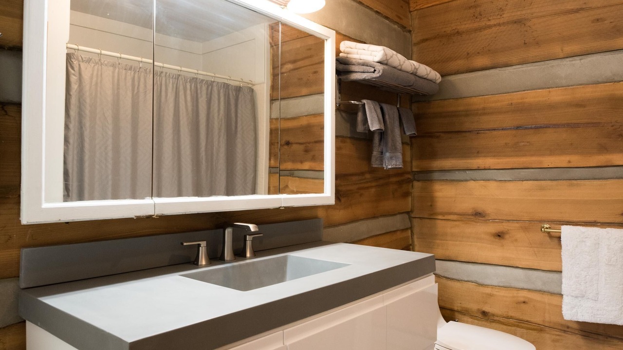 Photo of Bathroom in Helmsburg