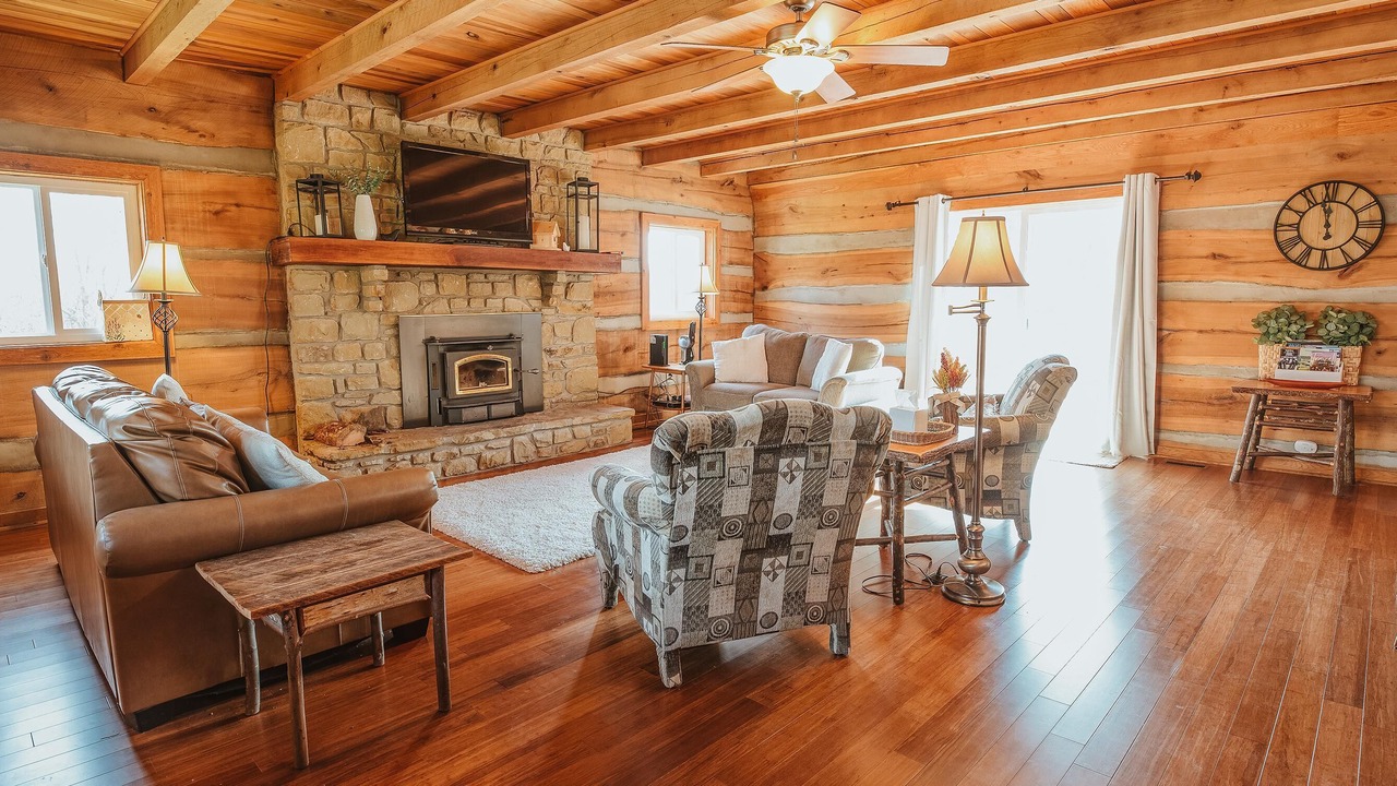 Photo of Livingroom in Helmsburg