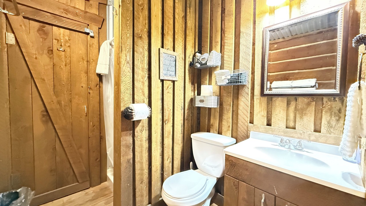 Photo of Bathroom in Island Park