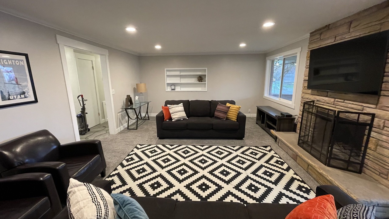 Photo of Livingroom in Millcreek