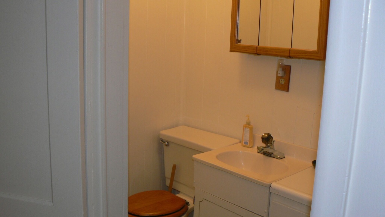 Photo of Bathroom in Gardiner