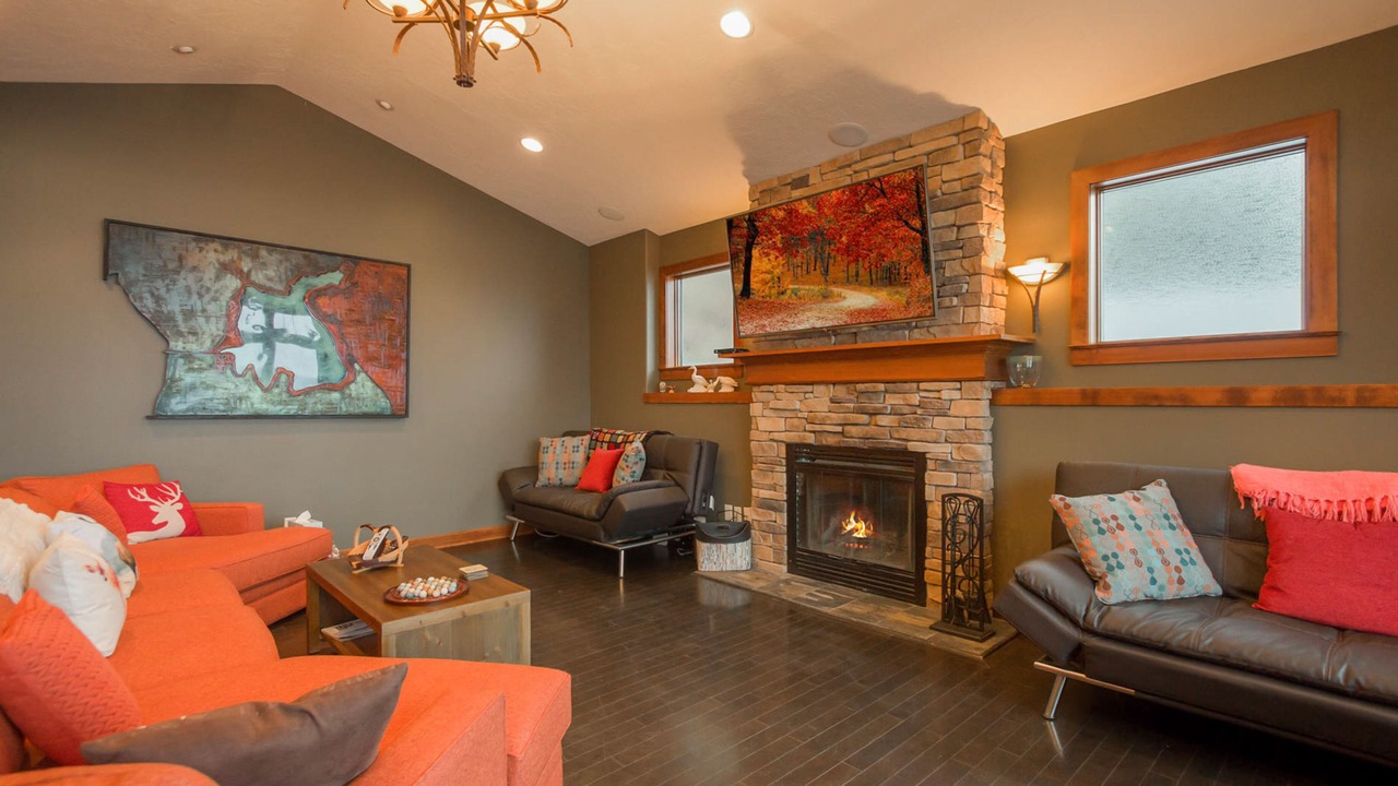 Photo of Livingroom in Loon Lake