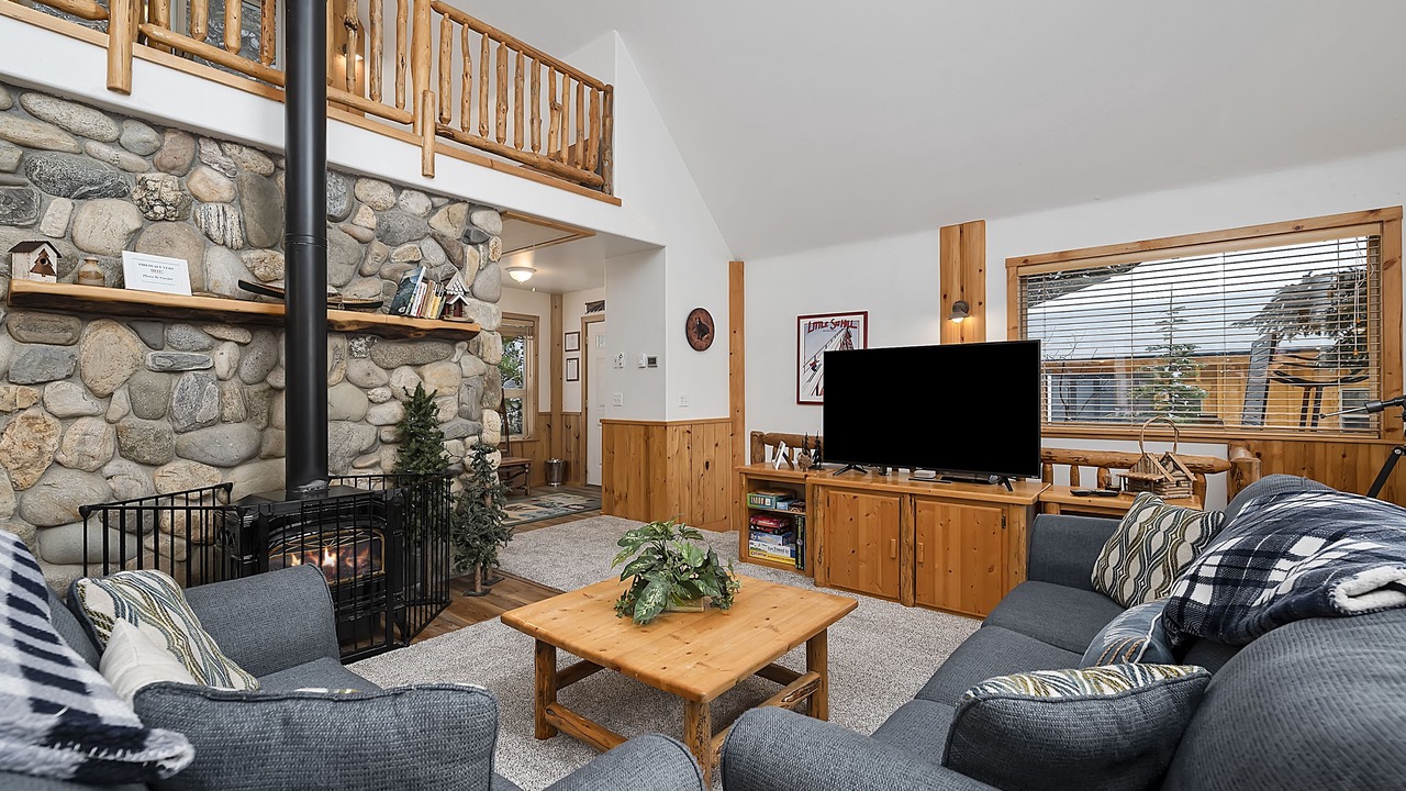 Photo of Livingroom in McCall