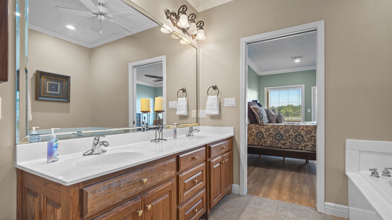 Photo of Bathroom in Lake Hamilton