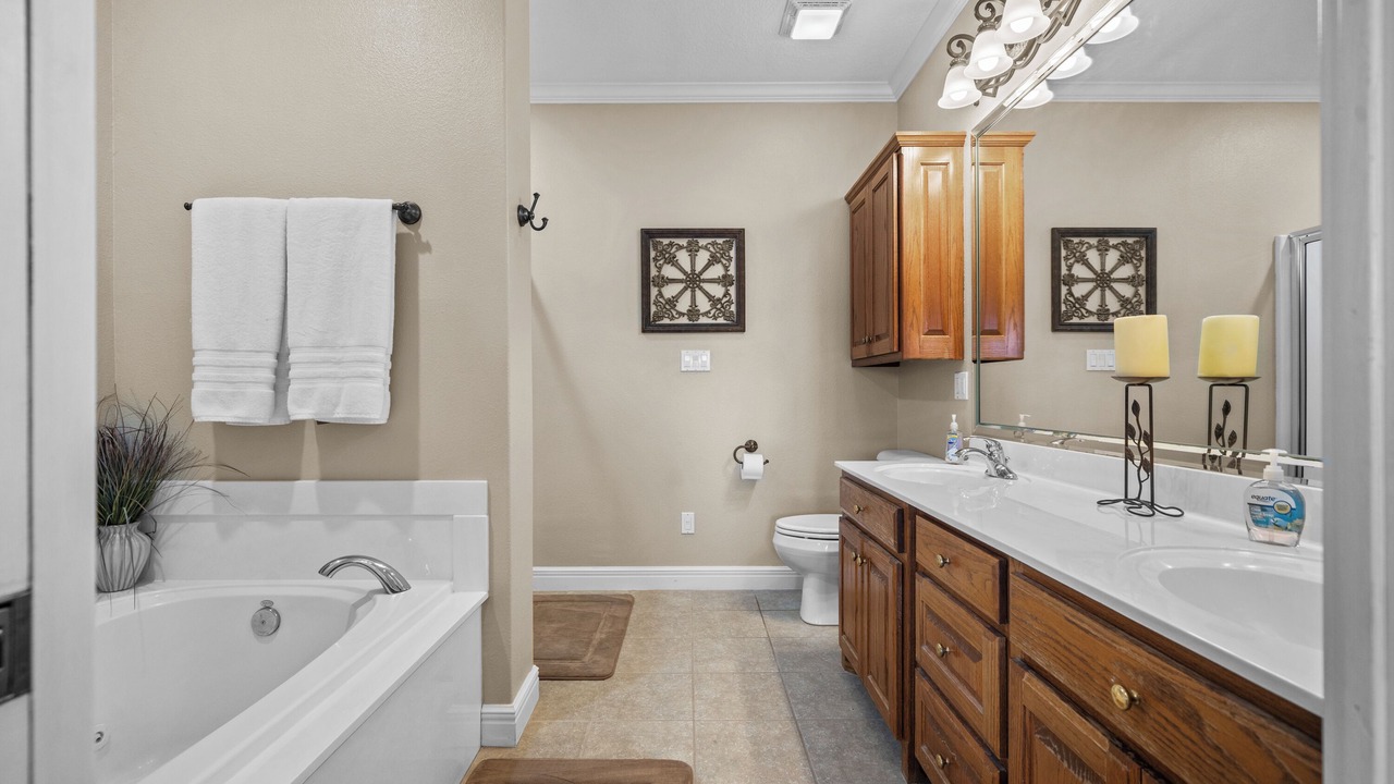 Photo of Bathroom in Lake Hamilton