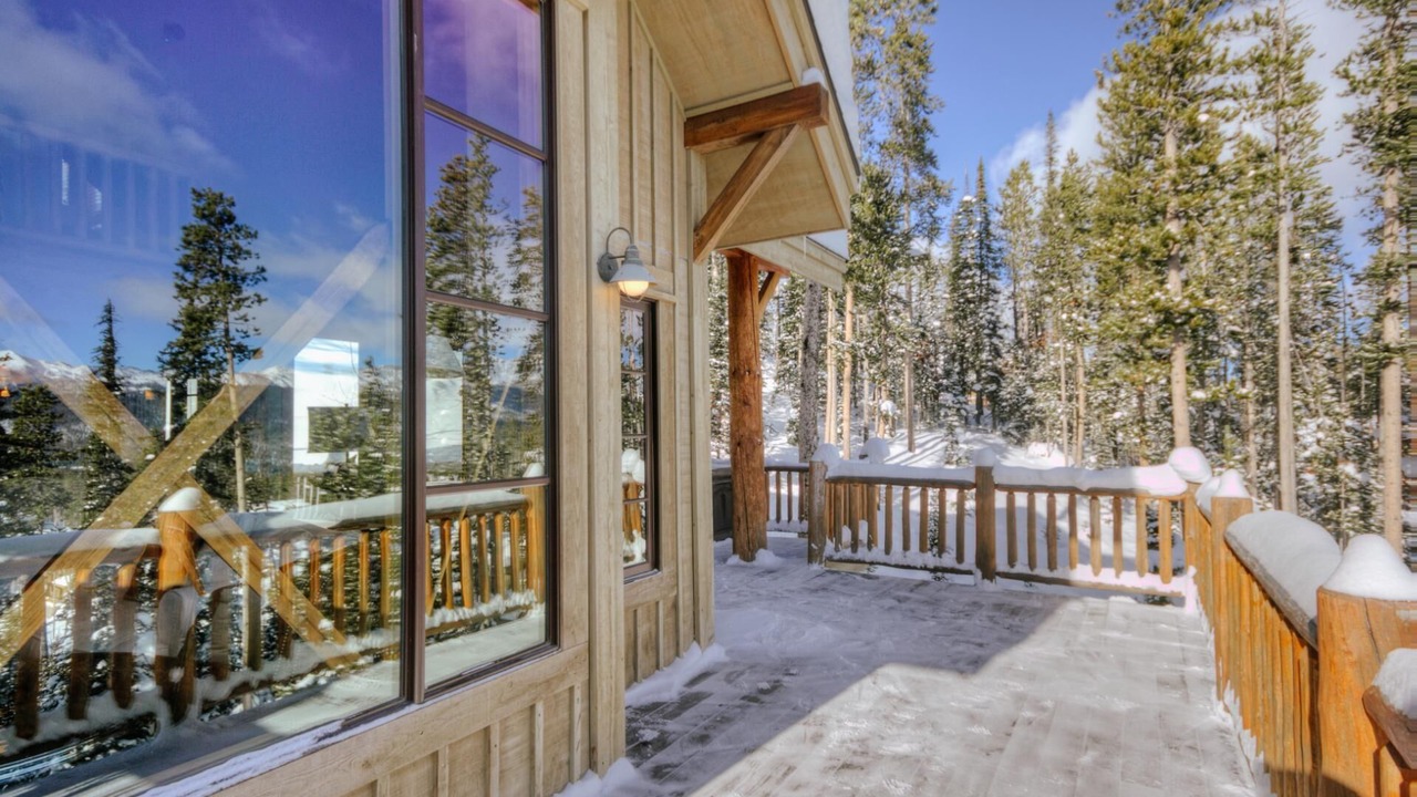 Photo of Patio Balcony in Big Sky